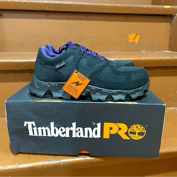 Nike Running Shoes - Picture 1 of 2